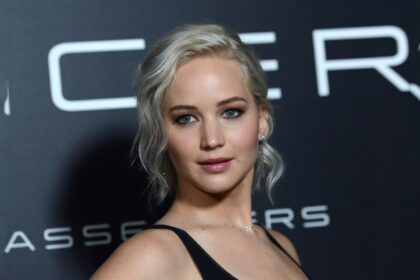 Why did Jennifer Lawrence want Robert De Niro to leave her wedding?